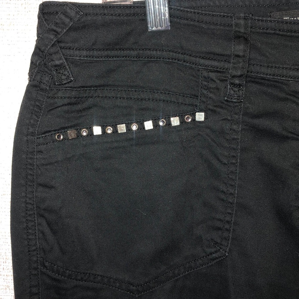 🔳WHBM🔳 Rhinestone & Silver Stud Capri - Picture 3 of 8